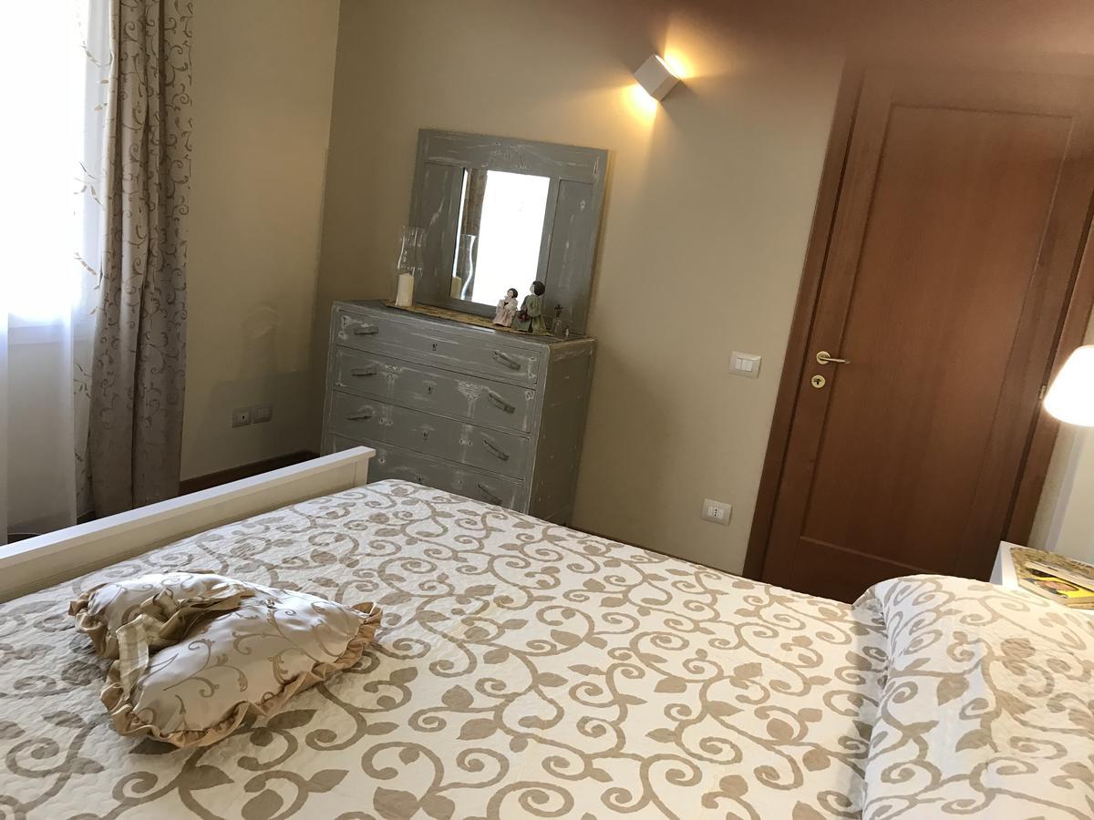 La Camelia Villa Massa e Cozzile ภายนอก รูปภาพ