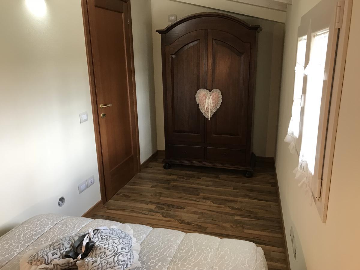 La Camelia Villa Massa e Cozzile ภายนอก รูปภาพ