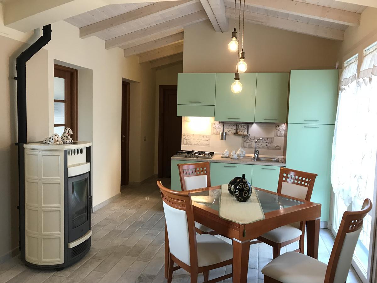 La Camelia Villa Massa e Cozzile ภายนอก รูปภาพ