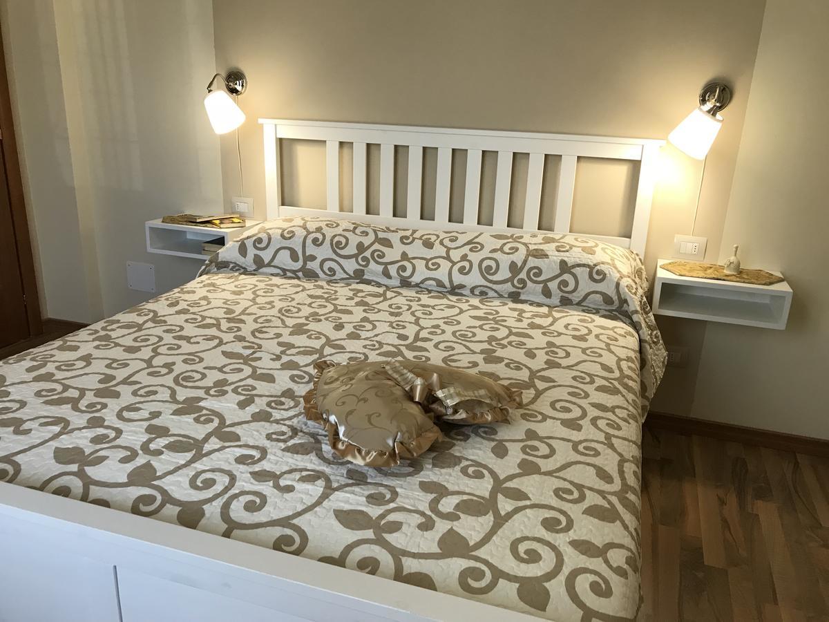 La Camelia Villa Massa e Cozzile ภายนอก รูปภาพ